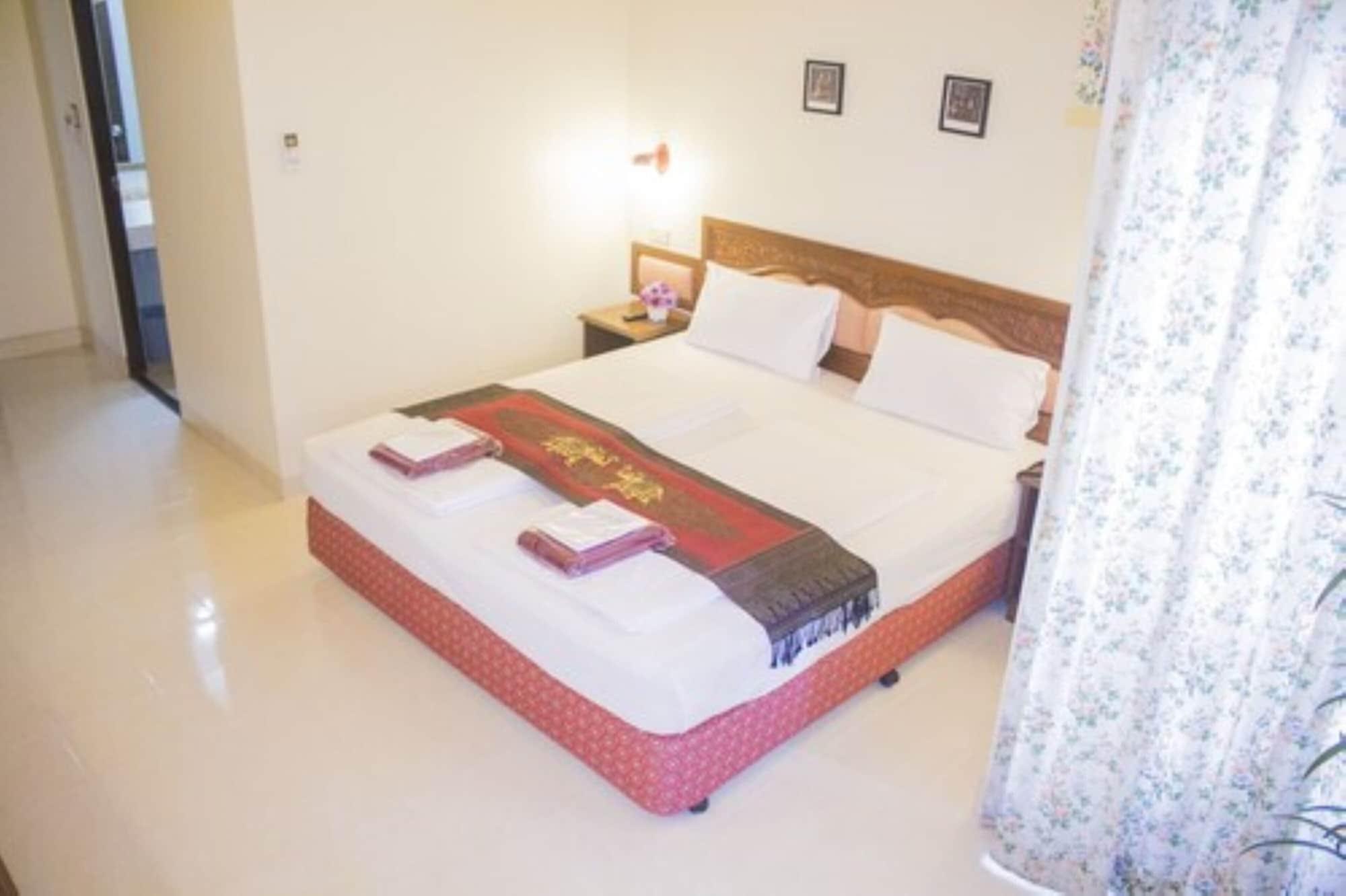 People Place Boutique In Town Hotel - Sha Extra Plus Chiang Mai Exterior photo
